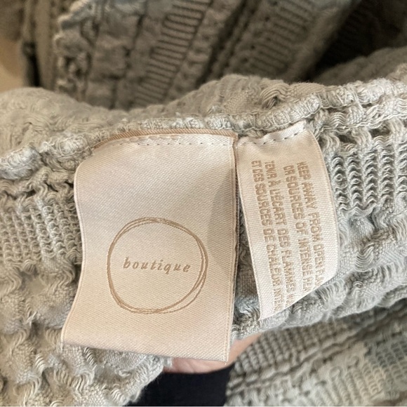 BOUTIQUE THE BAY Sz  L-XL Deep Ornate Waffle Light Grey Pockets Belted Robe - Picture 6 of 8